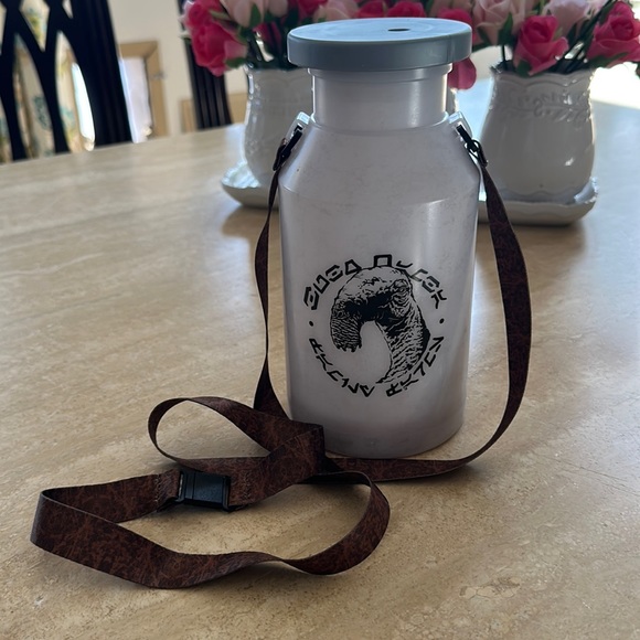 Star Wars (hard to get item) Blue Milk Disneyland Galaxy's Edge Oga’s CantinaBar - Picture 1 of 11